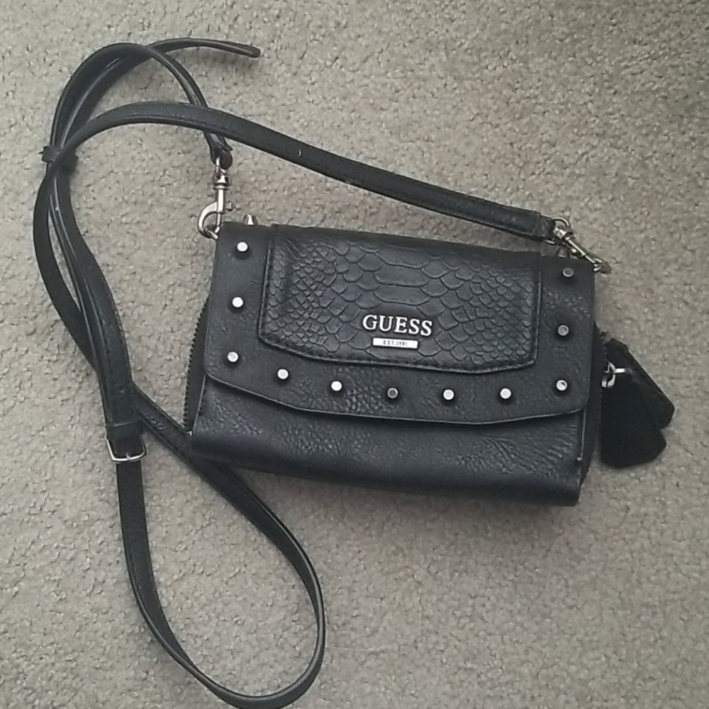 Guess crossbody purse